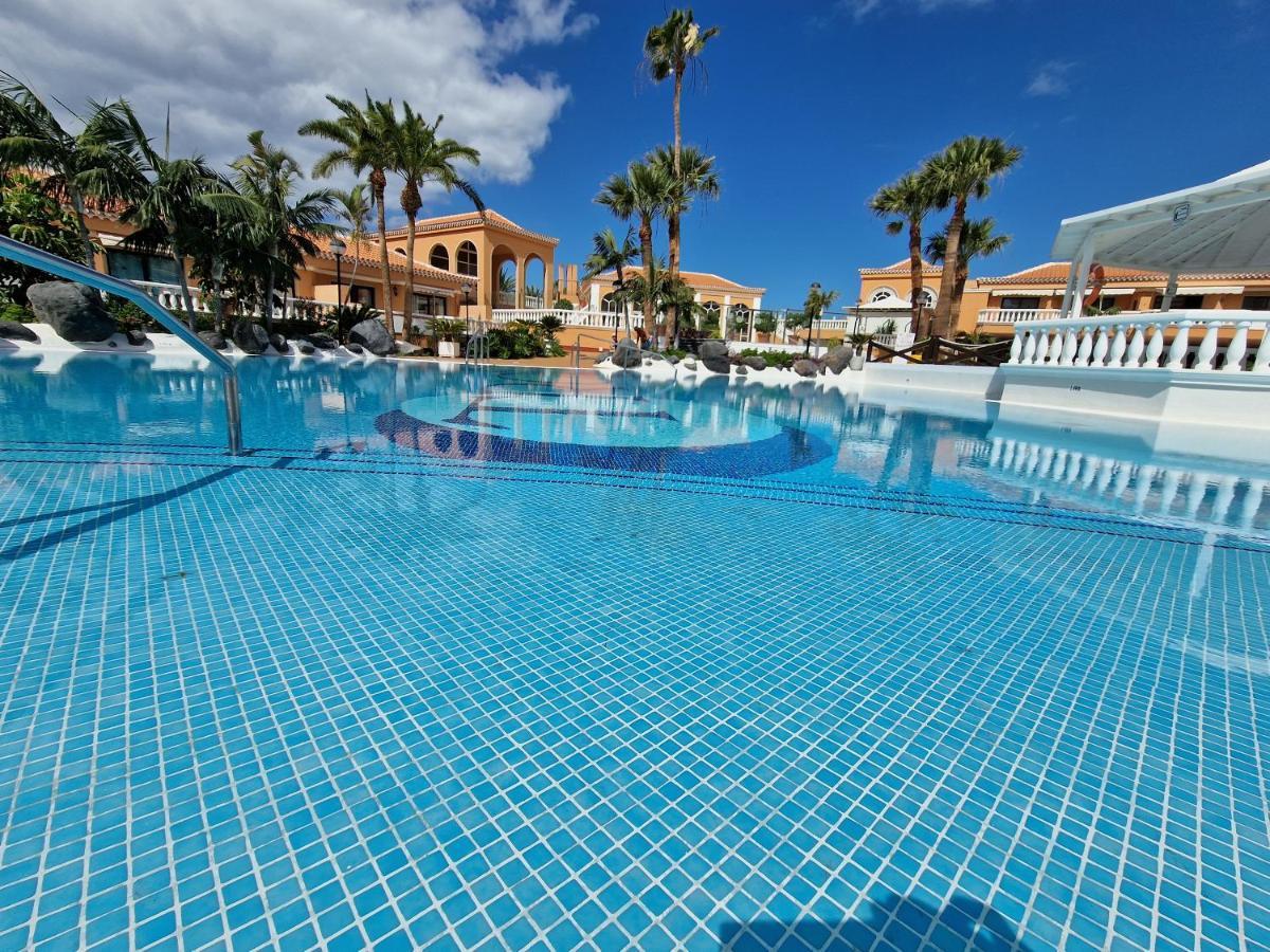 Exclusive Penthouse Playa Las Vistas 4 Close To The Sea And Beach, Aircondition For A Fee, Wifi, Terrace, Heated Pool Playa de las Americas  Ngoại thất bức ảnh